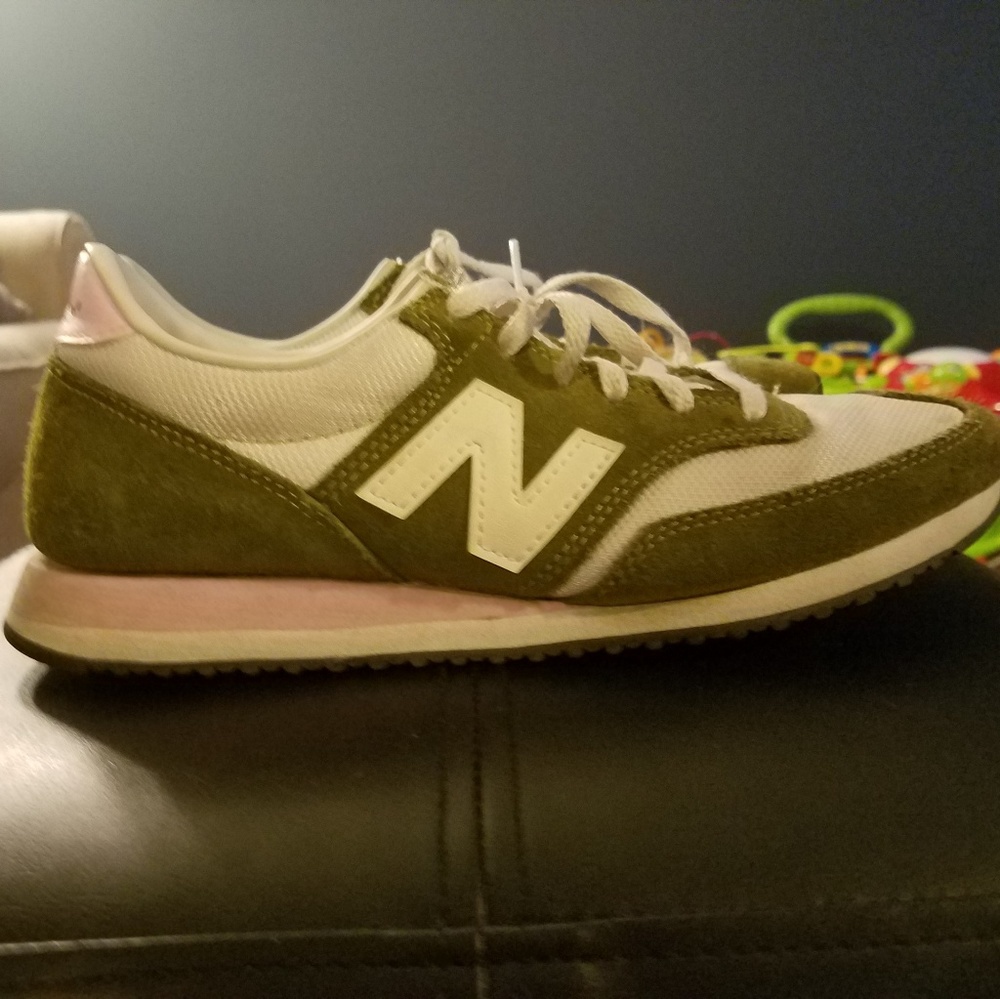 New Balance x J Crew Olive/Pink Size 8